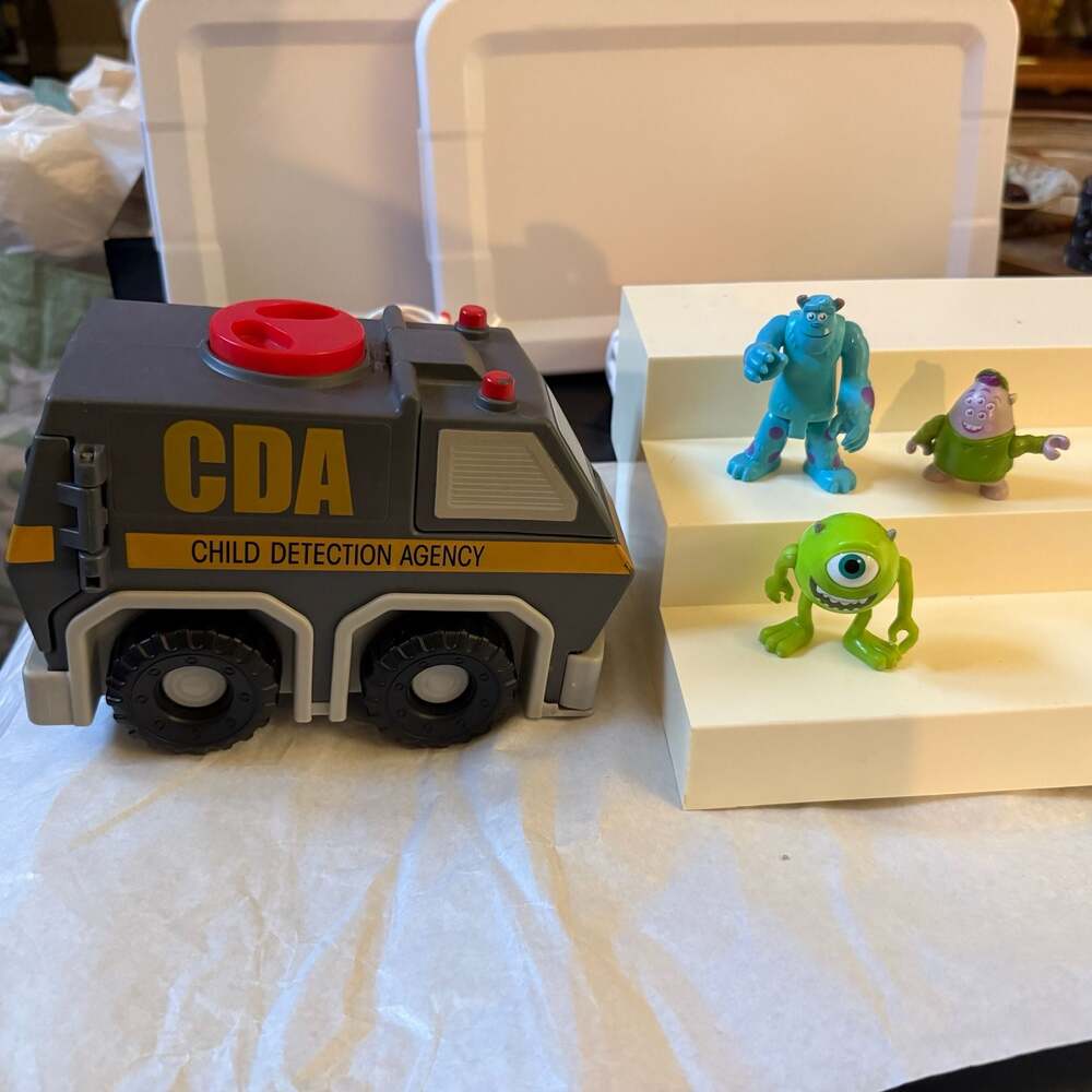 Fisher-Price Imaginext Disney Pixar Monsters Inc. CDA Child Detection Agency Van